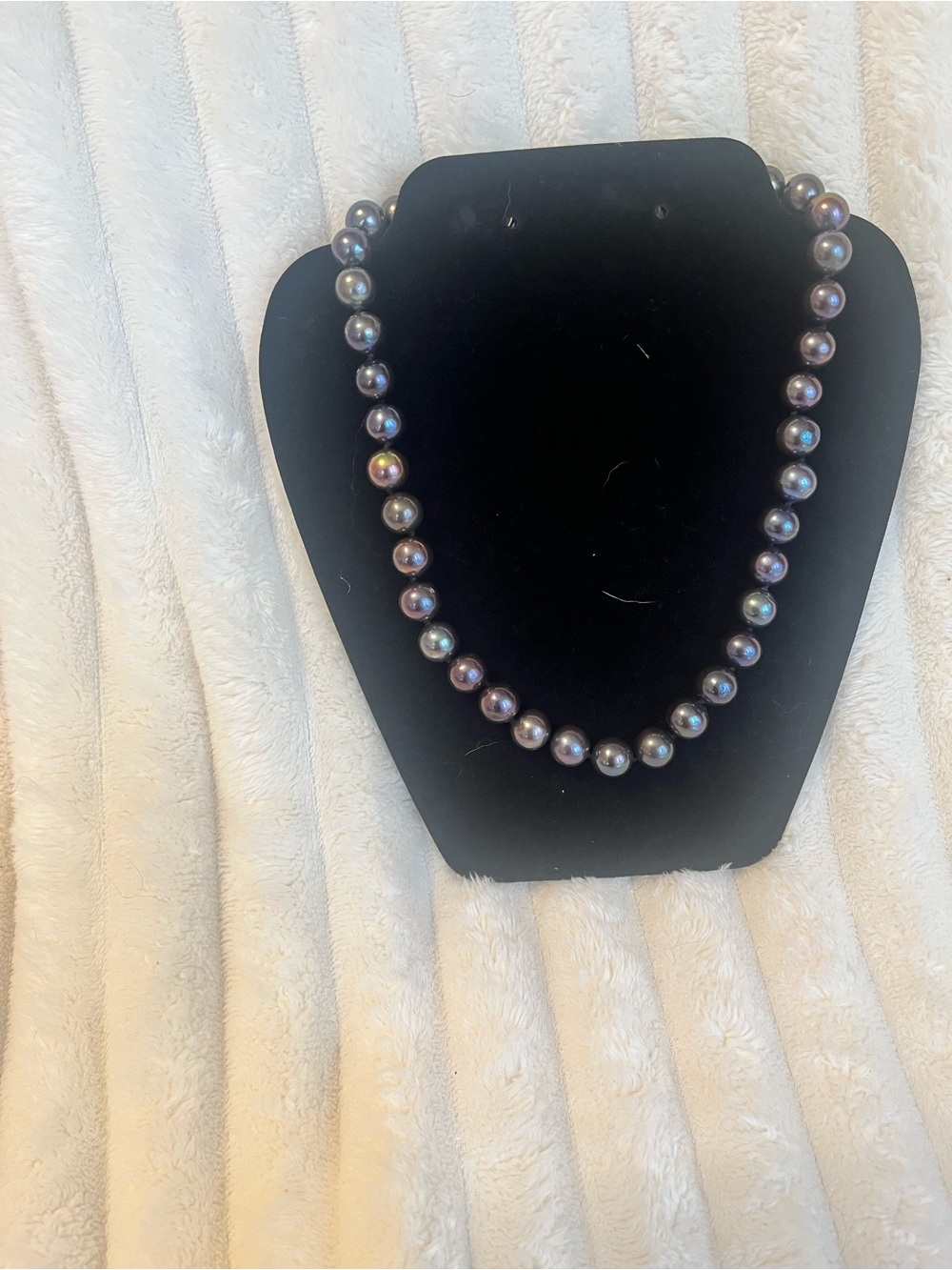 Classic Iridescent Pearl Necklace - Women Jewelry